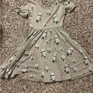 Kyte BABY small taupe magnolia twirl